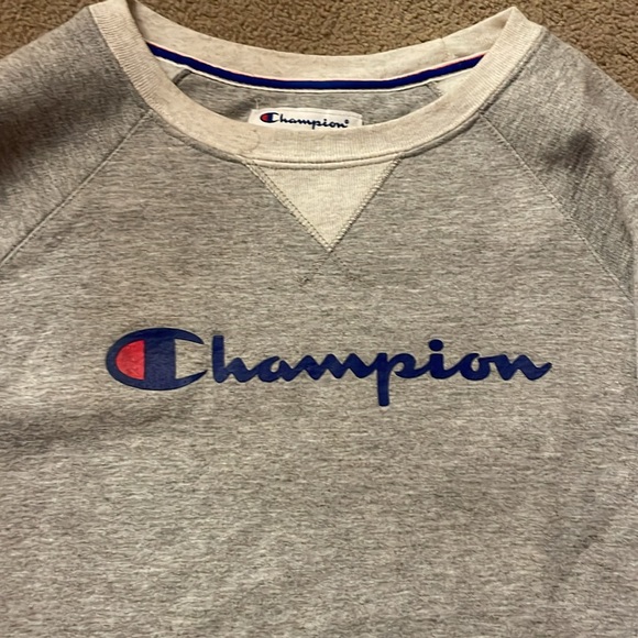 Champion Crewneck - Picture 3 of 4